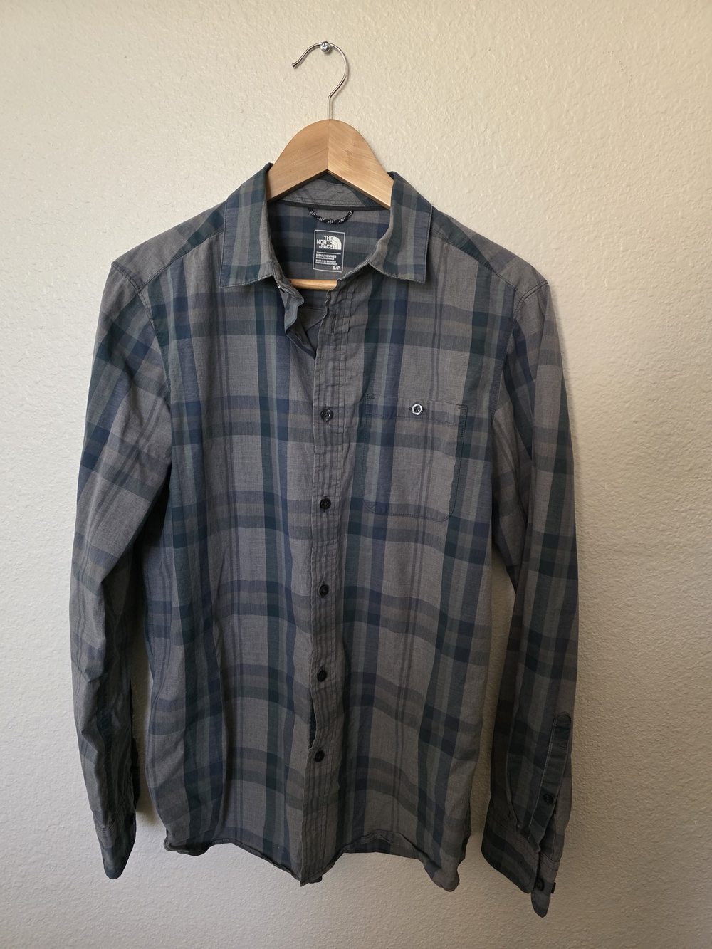 The North Face Men's Gray & Blue Plaid Button-Up Shirt